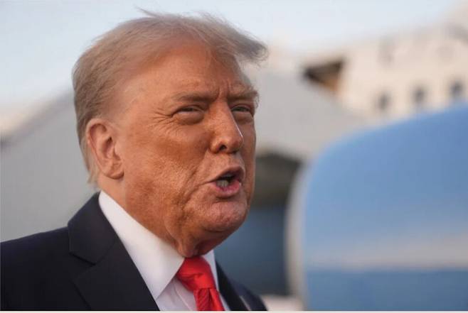 도널드 트럼프 대통령이 지난 7일 메릴랜드주 앤드루스 합동기지에 도착한 후 발언하고 있다. 앤드루스/AP 연합뉴스