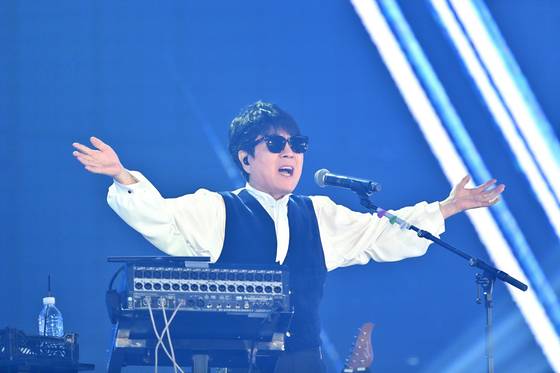 조용필은 추석 특집으로 방영될 KBS 대기획 '이 순간을 영원히 조용필' 공연에 나섰다. 사진 KBS