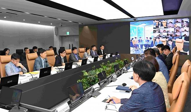 전국공항노조연대의 9월19일 파업에 따른 한국공항공사의 비상대응체제 구축 회의 모습. 한국공항공사 제공