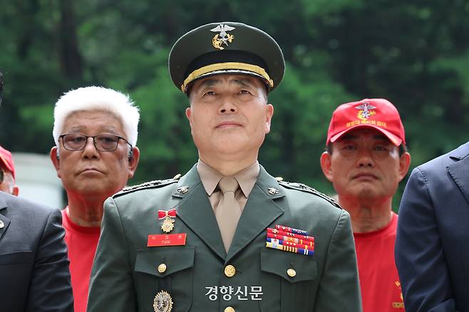 박정훈 해병대 수사단장(대령)이 지난 6월27일 서울 서초구 고등법원에서 열린 항소심 공판을 마친 뒤 기자회견에 참석하고 있다. 정효진 기자