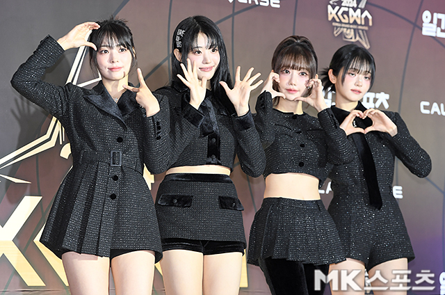 밴드 QWER(쵸단, 마젠타, 시연, 히나)이 악성 댓글과 불법 게시물에 대한 법적 조치 대응 현황을 공개했다. / 사진 = 천정환 기자