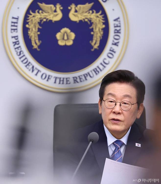 [서울=뉴시스] 최동준 기자 = 이재명 대통령이 18일 서울 용산 대통령실 청사에서 열린 수석보좌관회의에서 발언하고 있다. (대통령실통신사진기자단) 2025.09.18. photocdj@newsis.com /사진=