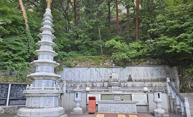 해운사 약사여래불상, 석탑