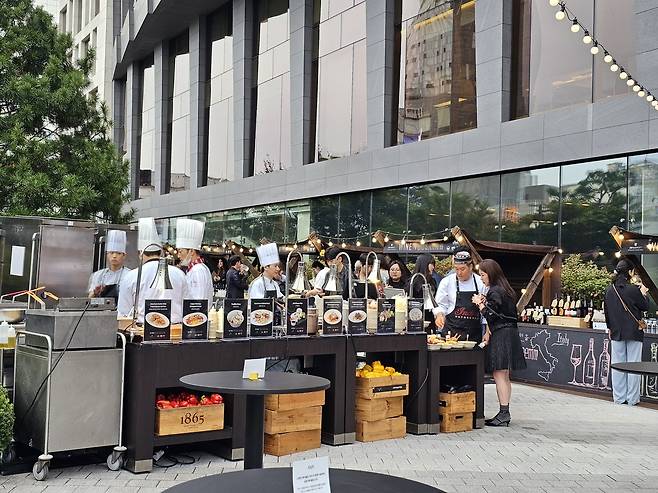 JW 메리어트 동대문 서울 '와인 앤 버스커' 음식 최현태 기자. 최현태 기자