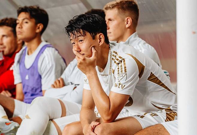 ▲ MLS 내에서도 손흥민의 존재감은 점점 더 커지고 있고&nbsp;이미 팀의 ‘중심축’이자 리그를 대표하는 아이콘으로 자리매김한&nbsp;분위기다. EPL 레전드에서 MLS 스타로 변신에 성공한 손흥민은 앞으로도 소속팀 승리와 현지 팬들 기대를 두루 책임질 것으로 보인다. ⓒ LAFC SNS