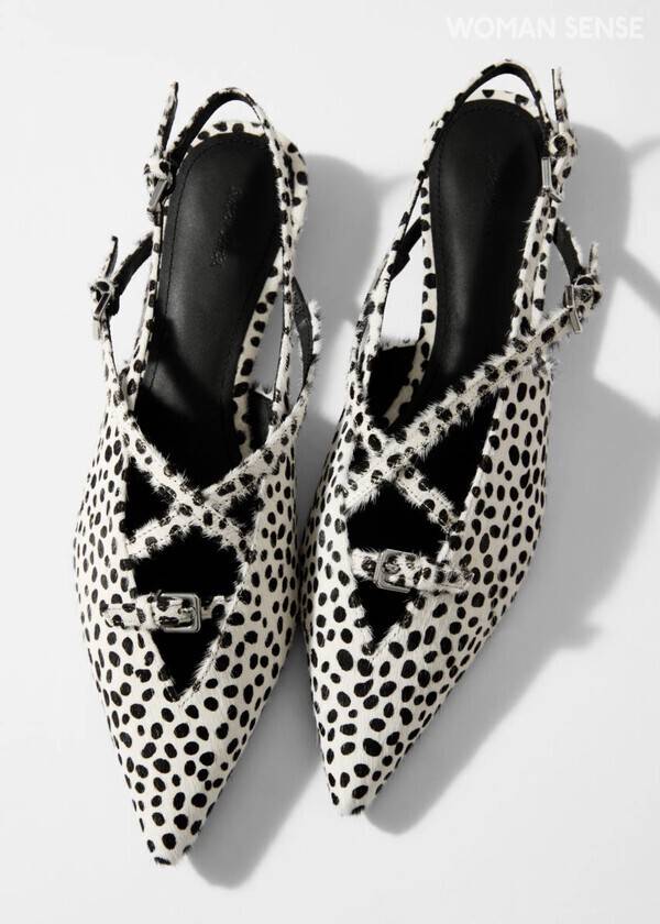 달마시안 프린트의 스트래피 슈즈 13만5천원 앤아더스토리즈