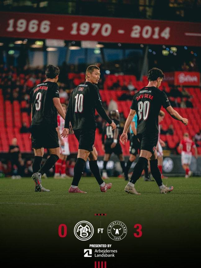 그야말로 인간승리다. 무릎 수술 이후 합병증을 극복하고 돌아온 조규성이 494일 만에 복귀포를 터트렸다. 길고 길었던 조규성의 침묵이 마침내 깨졌다. 무릎 수술을 받은 뒤 재활 기간만 1년이 넘으면서 선수 커리어 위기에 봉착했으나, 끝까지 이를 악물고 버틴 조규성은 지난달 그라운드에 돌아온 지 약 한 달 만에 골까지 기록하며 부활의 신호탄을 쐈다.&nbsp;사진 미트윌란