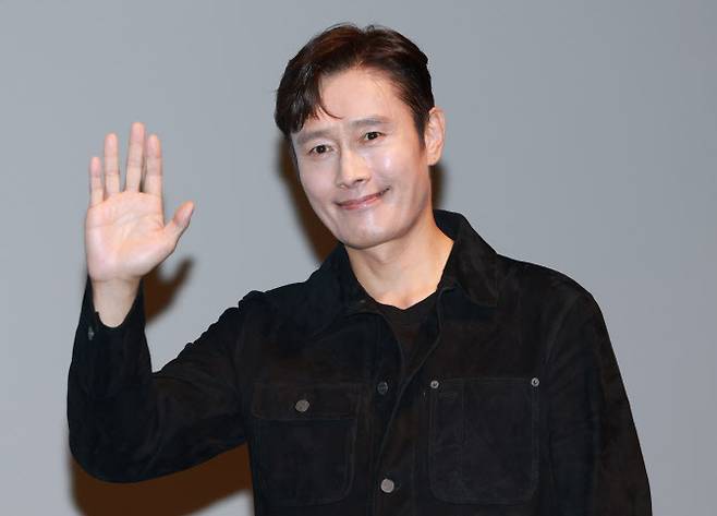 배우 이병헌이 19일 오후 부산 해운대구 동서대학교 소향씨어터 신한카드홀에서 열린 제30회 부산국제영화제(BIFF) 액터스 하우스 행사에 참석해 인사말을 하고 있다.(사진=뉴스1)