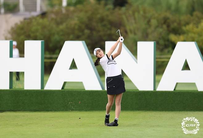 박혜준이 18일 인천 청라에 위치한 베어즈베스트 청라 GC에서 열린 '하나금융그룹 챔피언십' 1라운드 1번 홀에서 티샷을 하고 있다. (KLPGA 제공. 재판매 및 DB 금지) 2025.9.18/뉴스1