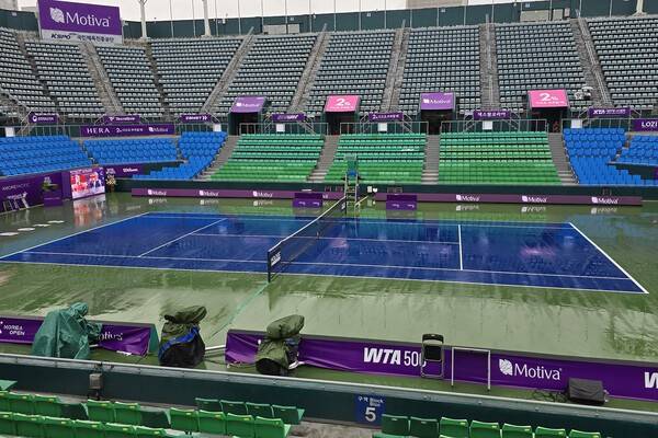 19일 오후 1시 30분 올림픽공원 테니스장 센터코트 상황