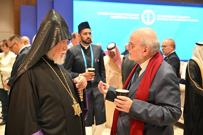 17일 카자흐스탄 아스타나에서 개막한 세계전통종교지도자회의 참석자들./카자흐스탄 상원