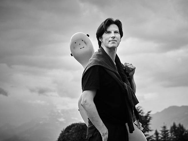 독일 첼리스트 다니엘 뮐러 쇼트는 “잘 알려지지 않은 첼로 작품을 발굴하거나 위대한 작품을 새롭게 해석하고 표현할 때 큰 기쁨을 느낀다”고 했다. 인아츠프로덕션 제공