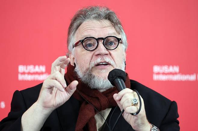 영화 ‘프랑켄슈타인’ 감독 기예르모 델 토로(Guillermo DEL TORO)가 19일 부산 해운대구 영화의전당 비프힐에서 기자회견을 하고 있다. 2025.09.19 [부산=뉴시스]