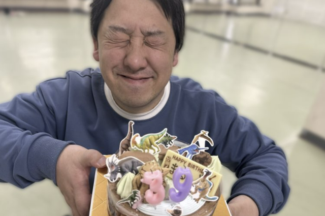 일본에서 아동복지법 위반 혐의로 체포된 '고 리틀 바이 리틀' 연예기획사 대표 도리마루 히로시. 엑스(X) 캡처