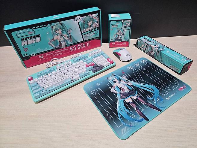 에이수스 TUF 게이밍기어 하츠네 미쿠 에디션 3종 / 출처=IT동아