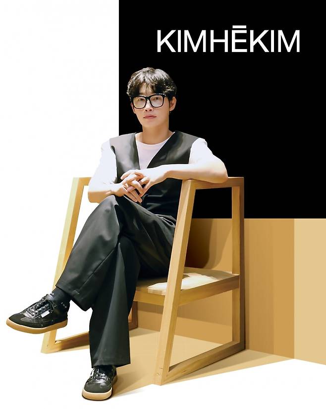 신세계면세점 명동점 럭셔리층에 새 매장을 낸 김인태 김해김 대표가 한국경제신문과 인터뷰하고 있다.  /36.5℃스튜디오 제공