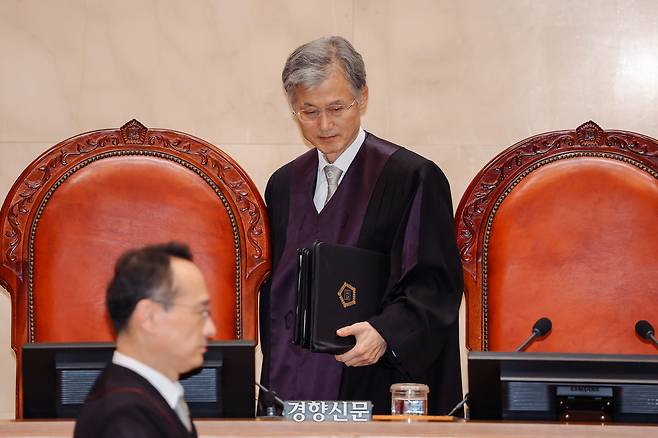 조희대 대법원장이 18일 서울 서초동 대법원에서 열린 손해배상 관련 전원합의체에 참석하고 있다. 이준헌 기자