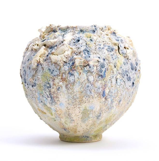 김리우 작가의 신작, ‘Time of Accumulation’, 2025