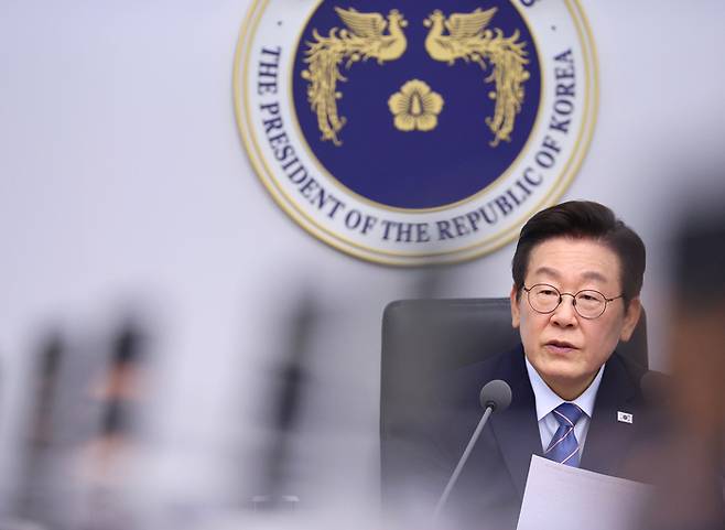 이재명 대통령이 18일 서울 용산 대통령실에서 열린 제11차 수석보좌관회의에서 발언하고 있다. [사진 연합뉴스]