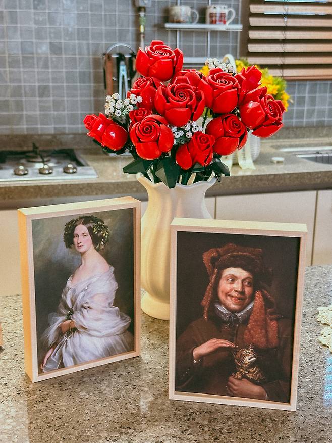 레고 작품으로 인테리어한 선지우 디자이너의 집 / 사진=권효정 여행+ 기자