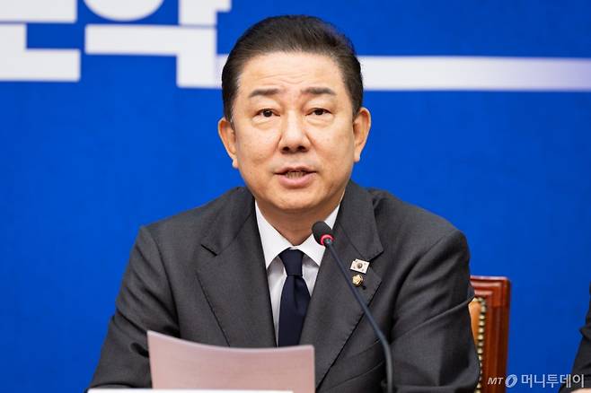 (서울=뉴스1) 유승관 기자 = 김병기 더불어민주당 원내대표가 19일 서울 여의도 국회에서 열린 최고위원회의에서 모두 발언을 하고 있다. 2025.9.19/뉴스1  Copyright (C) 뉴스1. All rights reserved. 무단 전재 및 재배포,  AI학습 이용 금지. /사진=(서울=뉴스1) 유승관 기자