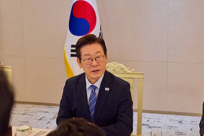 이재명 대통령이 18일 서울 용산 대통령실 청사에서 열린 증권사 리서치센터장 오찬 간담회에서 발언하고 있다. /사진=대통령실