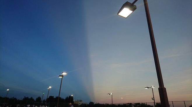 지난달 일본에서 포착된 ‘박명광선’ 현상. 엑스(@kyokyokyomm) 캡처