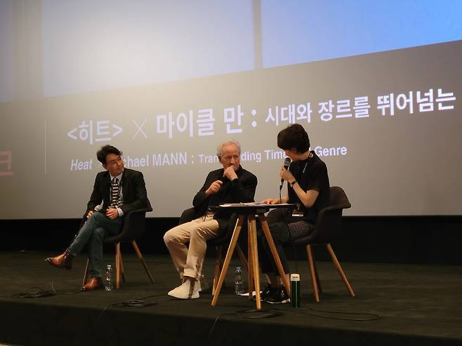 제30회 부산국제영화제 스페셜 토크에 참석한 류승완 감독과 마이클 만 감독 [촬영 정래원]