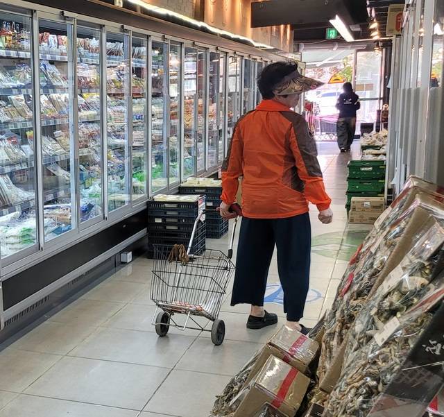 추석 명절을 앞두고 쌀을 비롯해 한우, 계란 등 가격이 고공행진을 이어가면서 소비자들의 장바구니 물가 부담이 커지자 정부가 추석 물가 안정을 위해 주요 성수품 공급을 크게 늘린다. 대구일보DB