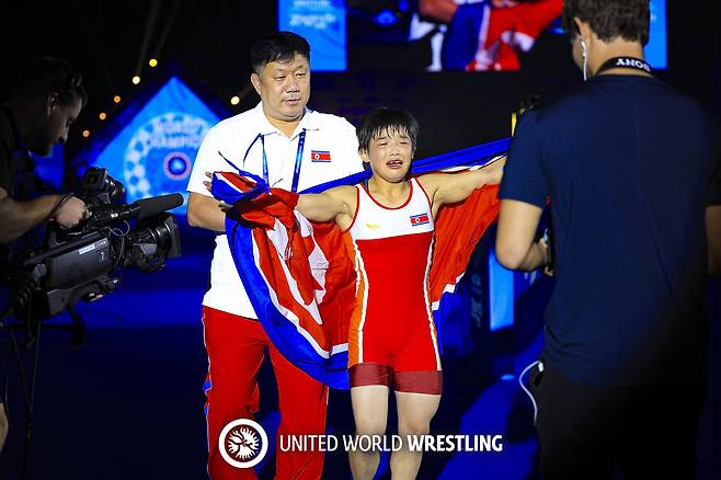 북한 여자레슬링이 세계선수권에서 메달 5개를 따냈다.(UWW 제공)