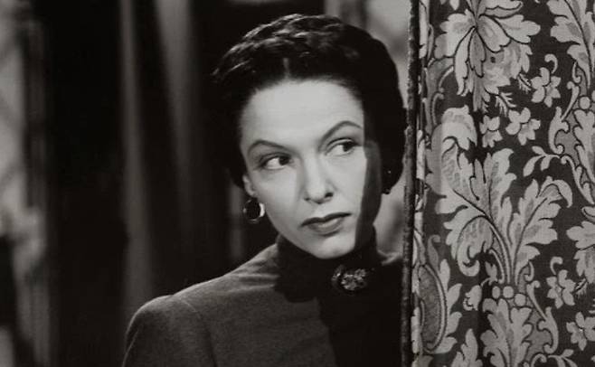 아카데이 여우조연상 첫 수상자인 게일 손더가드는 1951년 불려나간 HUAC 청문회에서 증언을 거부하고, 공개적으로 매카시즘을 비판했다. 이후 약 20년 동안 그는 영화에 출연하지 못했다. 사진은 1941년작 ‘The Black Cat ’의 한 장면.