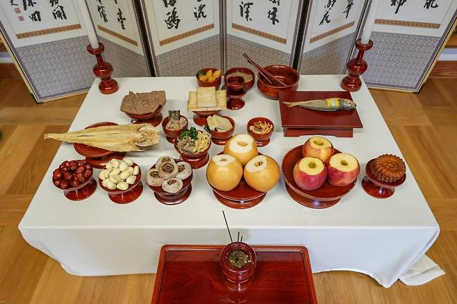 차례상 참고사진.  뉴시스