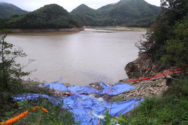 최악의 가뭄으로 바닥을 드러냈던 강원 강릉시 성산면 오봉저수지에 20일 물이 차올랐다. 강릉=연합뉴스