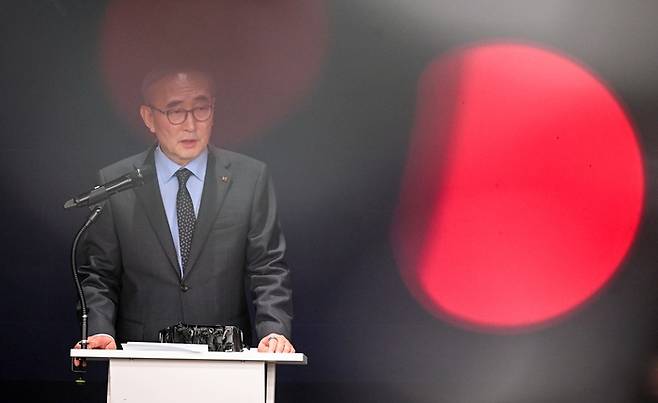 김영섭 KT 대표이사가 지난 9월 11일 서울 종로구 KT 광화문빌딩 웨스트 사옥에서 소액결제 피해 관련 기자 브리핑을 하고 있다. [사진 = 뉴스1]