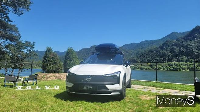 볼보 'EX30 CC'의 외모는 개성이 강하게 느껴진다. /사진=김창성 기자