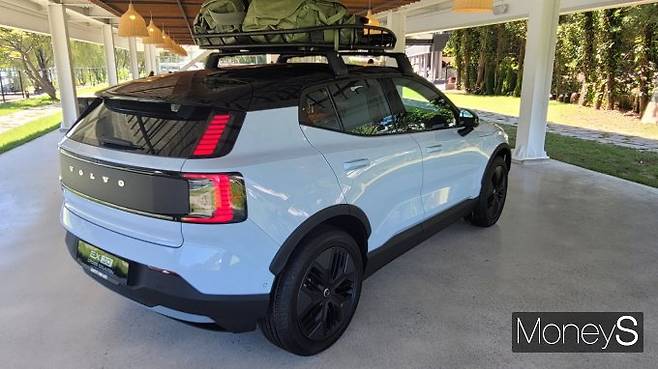 볼보 'EX30 CC'의 외모는 강한 개성이 느껴진다. /사진=김창성 기자