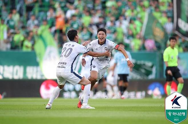 [서울=뉴시스] 프로축구 K리그1 김천상무의 김승섭. (사진=한국프로축구연맹 제공) *재판매 및 DB 금지