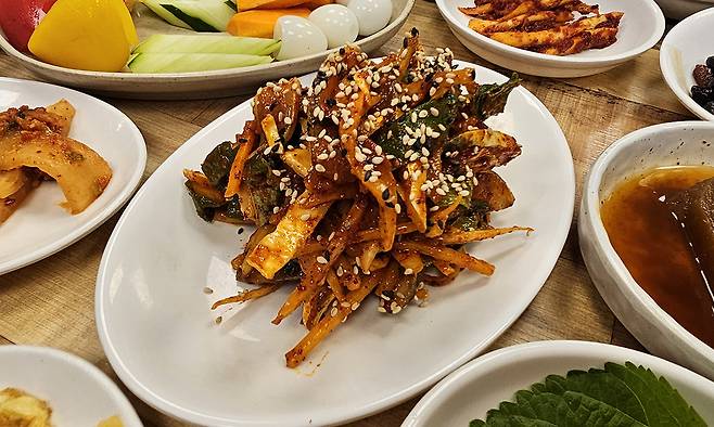 거북이식당 전어무침