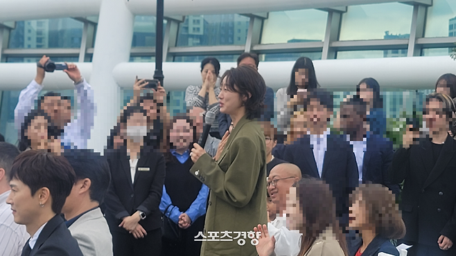 김병만 결혼식에서 축사를 하고 있는 배우 최여진. 사진 독자제공