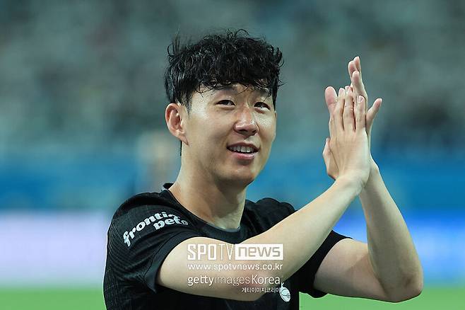 ▲ 손흥민의 MLS 도전은 기대와 우려가 공존했다. 그러나 지금은 리그 최단 시간 선제골, 데뷔 첫 해트트릭, 라운드 MVP 등 굵직한 기록으로 스스로 그 답을 내리고 있다. 이제 남은 건 MLS컵이다. 손흥민은 영국에서 놓쳤던 트로피를 미국에서 들어 올리며 ‘커리어 두 번째 우승’을 노리고 있다.