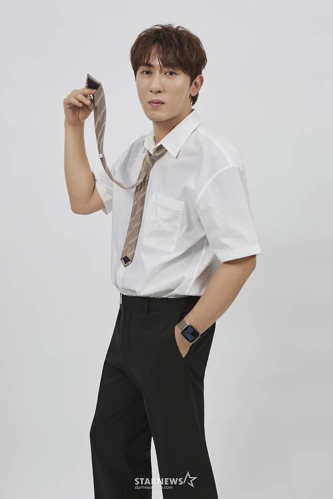 쿠팡플레이 예능 프로그램 '직장인들2'의 코미디언 김원훈이 11일 진행된 라운드 인터뷰를 위해 포즈를 취하고 있다. /사진제공=쿠팡플레이 2025.09.11 /사진=이동훈 photoguy@