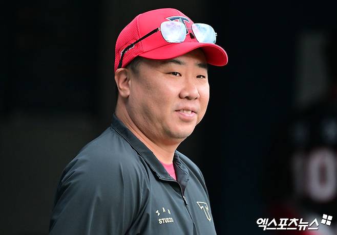 13일 오후 서울 송파구 잠실야구장에서 열린 '2025 신한 SOL Bank KBO리그' KIA 타이거즈와 LG 트윈스의 경기, KIA 이범호 감독이 미소를 보이고 있다. 엑스포츠뉴스 DB