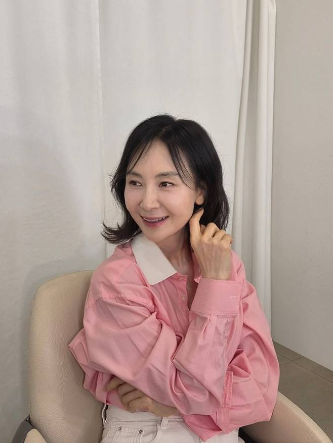 사진 = 채시라 인스타그램