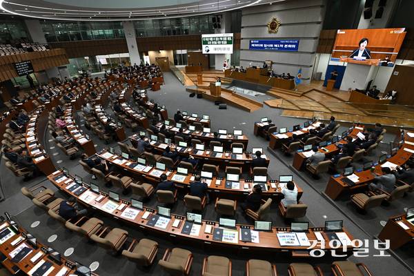 사진은 경기도의회 본회의장. /경인일보DB
