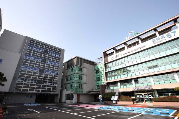 동구청 전경. <인천시 동구 제공>