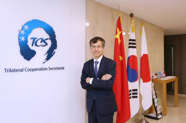 이희섭 TCS 사무총장은 한국과 일본, 중국 등 이웃 3국은 생활·경제공동체로서 저출산 고령화, 도심 재생, 황사 등 여러 문제 해결에 협력해야 한다고 강조했다. 이무성 객원기자