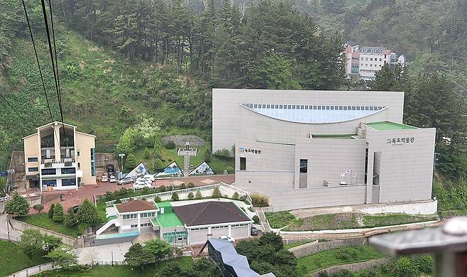 울릉군 독도박물관. 구글 검색지도에는 김일성 기념관(별관)으로 표시돼 있다./김두한 기자