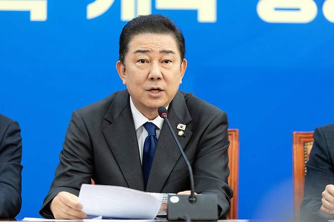 김병기 더불어민주당 원내대표가 21일 서울 여의도 국회에서 취임100일 기자간담회를 하고 있다.(사진/뉴스1)