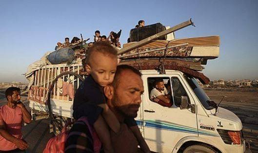 가자지구 남쪽으로 떠나는 피란민. 연합뉴스