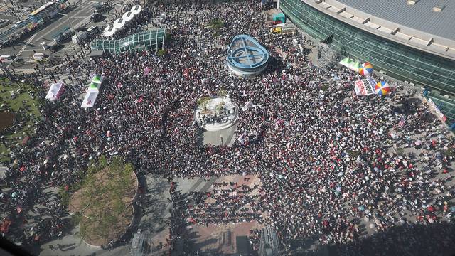 21일 오후 대구 동구 동대구역 광장에서 국민의힘이 개최한 ‘야당탄압·독재정치 국민 규탄대회’가 열리고 있다.